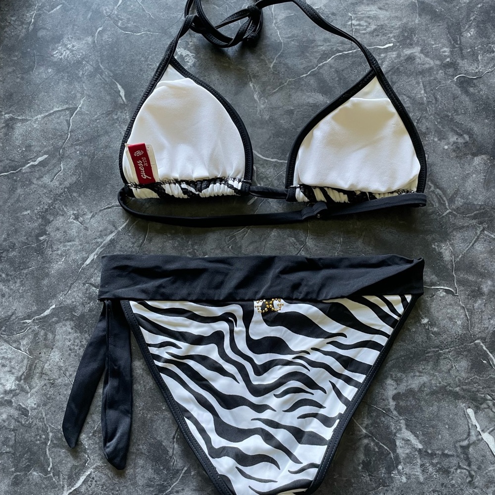 Guess Bikini - Picture 7 of 7
